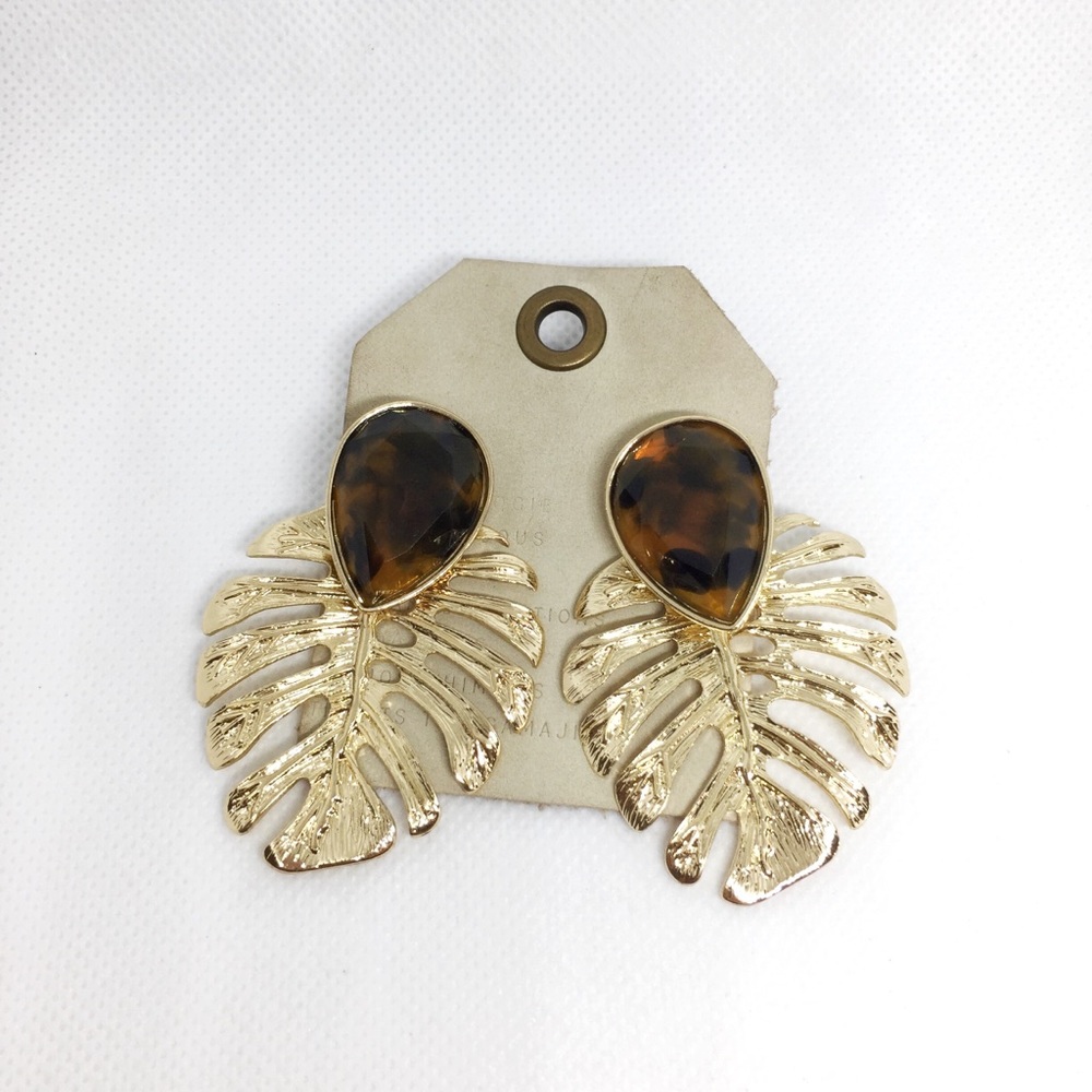 NWT Anthropologie Leaf Shape Earrings